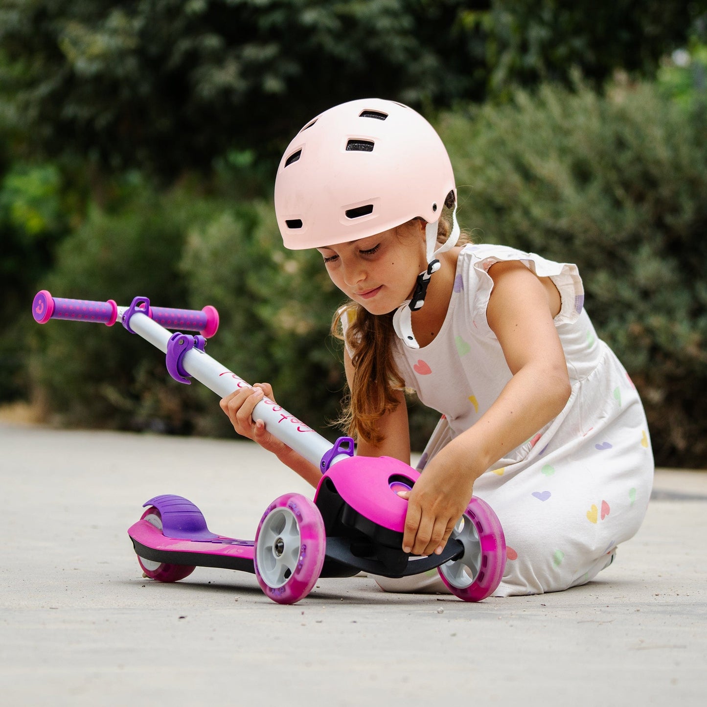 Trunki-Folding-Scooter-Large-Pink-Image9