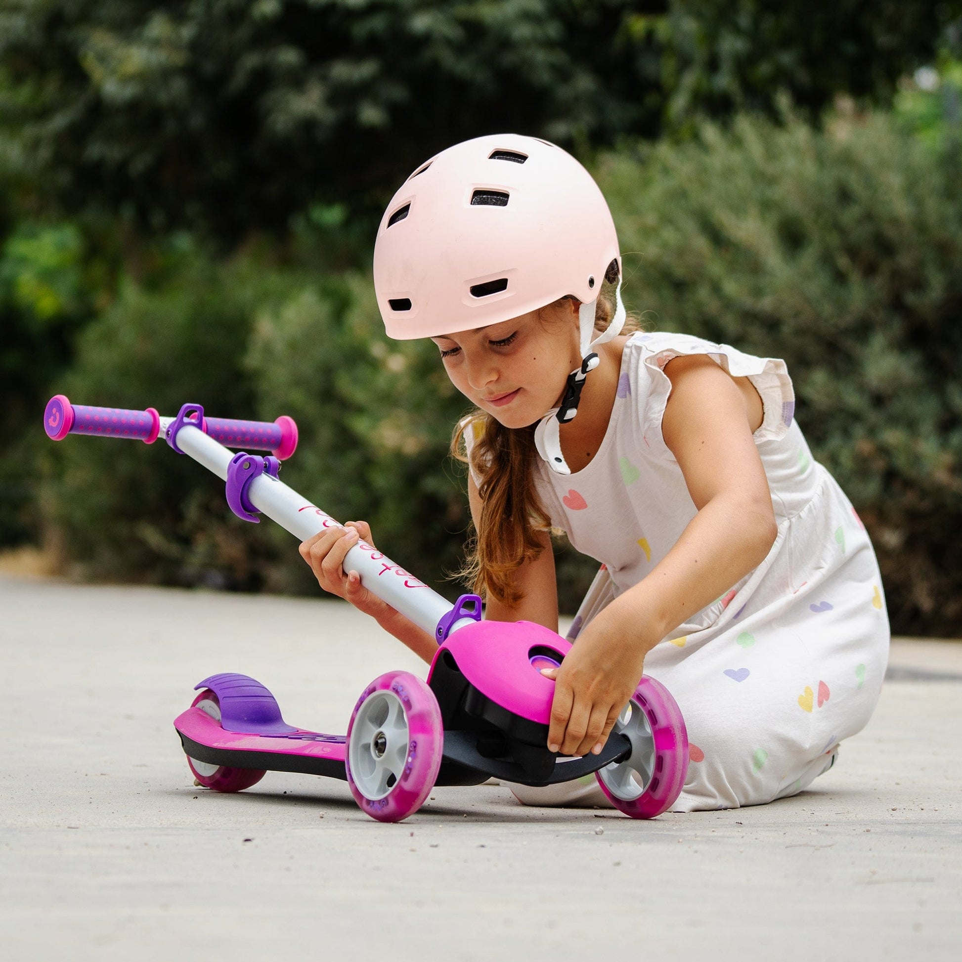 Trunki-Folding-Scooter-Large-Pink-Image9