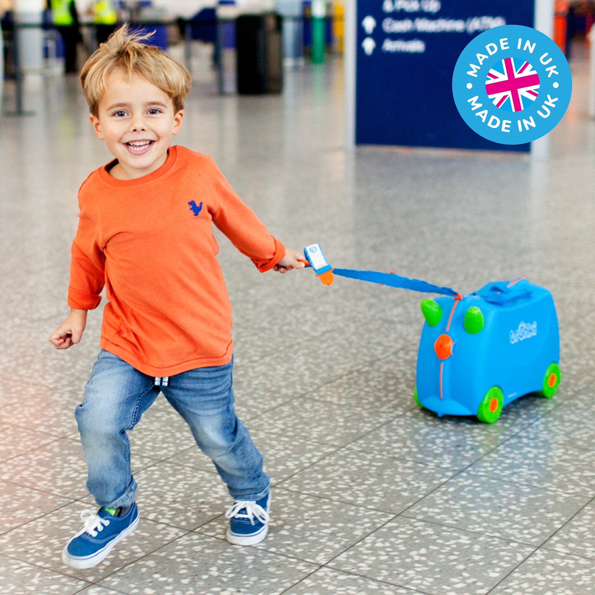 The Trunki Ride-on Suitcase - A Review - The Mom Edit The Trunki Ride-on Suitcase - A Review - The Mom Edit